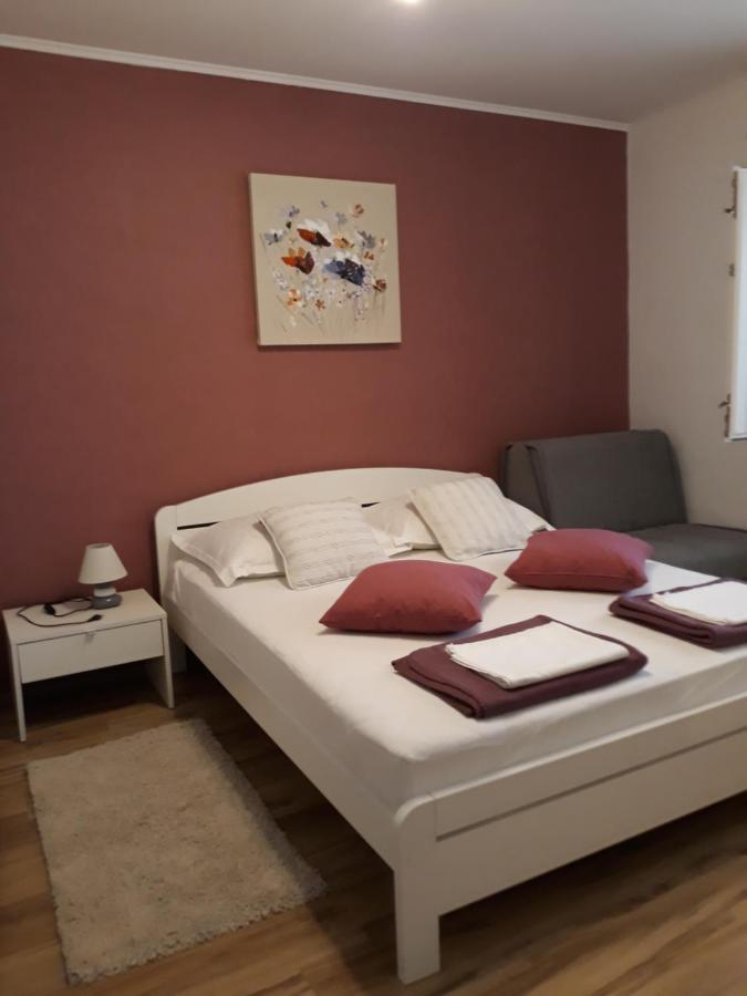 Apartment Mira Trogir Buitenkant foto