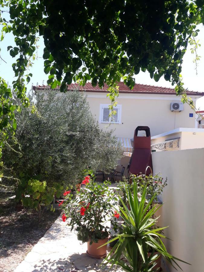 Apartment Mira Trogir Buitenkant foto